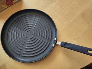 Photo of free Griddle pan 12inch/30cm (NW9)