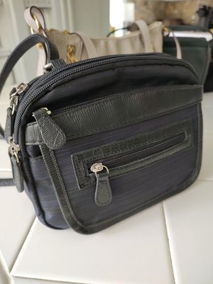 Photo of free 4 medium size purses (Odenton)
