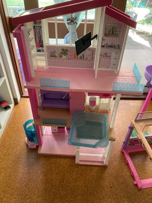 Photo of free Barbie Dream house (Cammeray)