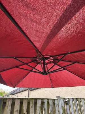 Photo of free Cantilever garden parasol (S2 wybourn)