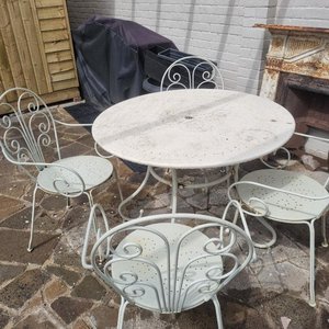 Photo of free Vintage style table and 4 chairs (Waterlooville PO8)