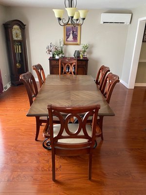 Photo of free Dining room table and 6 chairs (Collegeville/Lower Providence)