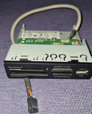 Photo of free Computer card reader drive Bay. (Addiscombe CR0)
