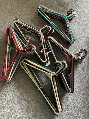 Photo of free plastic hangers (north Downers Grove)