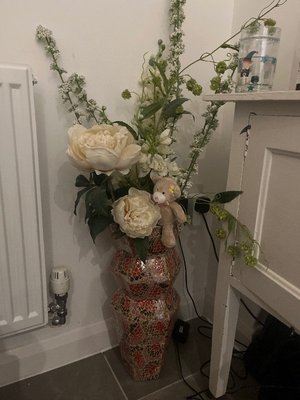 Photo of free Vase with fake flowers (Mold CH7)