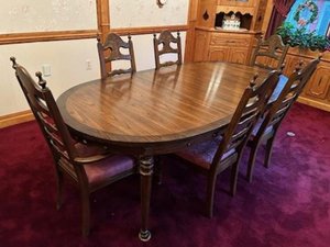 Photo of free Dining table, chairs and hutch (Burghill, OH)