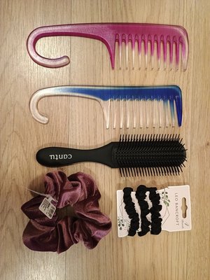 Photo of free Hairbrush/Combs/Scrunchies (Liverpool L21)