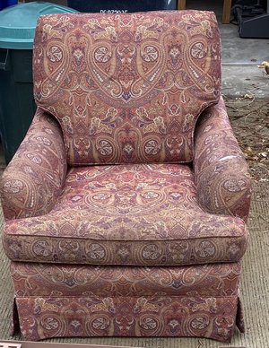 Photo of free Arm chair (NW DC Friendship/Chevy Chase)