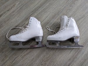 Photo of free White ice skates 1 pair. (Moor Side M41)