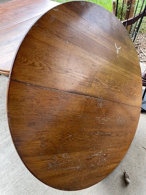 Photo of free Round oak table (Near Mt Scott Park)