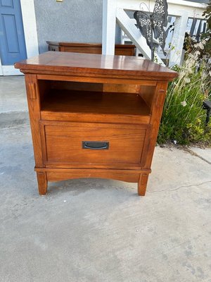 Photo of free End Table (Close to Blooms Ranch)