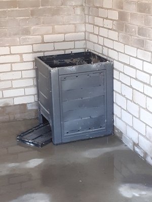 Photo of free Compost bin and lid. (Dysart KY1)