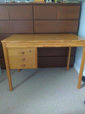 Photo of free Danish Desk with drawers (Deddington OX15)