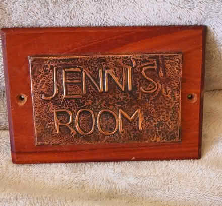 Photo of free Door Sign says JENNI'S ROOM (NW2)