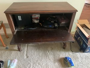 Photo of free Antique table (Manchester/Ballwin)