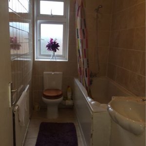 Photo of free Bathroom suite three piece (N4)