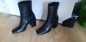 Photo of free Black Ankle Boots (Size 6) (Herne Hill, SE24)