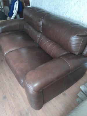 Photo of free Brown leather sofa (LS25 kippax area)