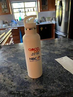 Photo of free brand new water bottle (Prospect and DeAnza)