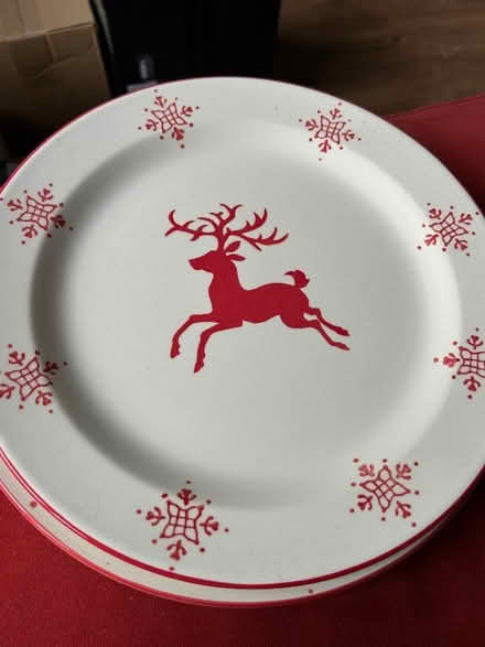 Photo of free 4 x Christmas plates (Chorlton M21)