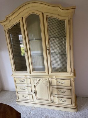 Photo of free French provincial dining set (Clarendon Hills)