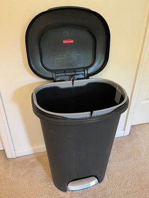 Photo of free Kitchen trash can (Mill Creek South)