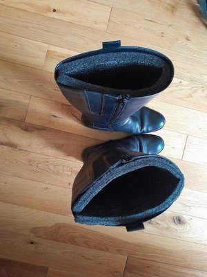 Photo of free Pair of supports for knee boots (Blackford Hill EH9)