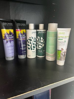 Photo of free OPEN** shampoos/conditioners (West Oakland)