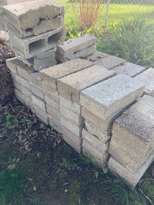 Photo of free bricks/cinderblocks (Sylvan Lake, Michigan)