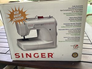 Photo of free 110volt Singer Sewing Machine (Kensington)