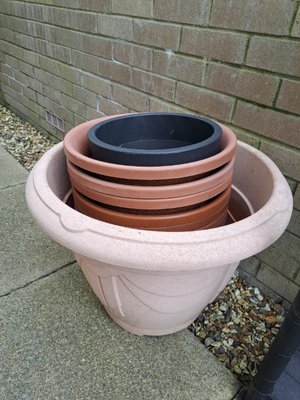 Photo of free Plastic outdoor pots large (Oxenholme LA9)
