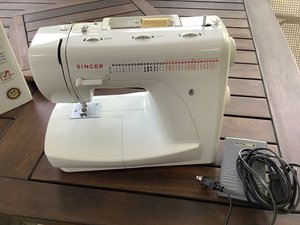 Photo of free 110volt Singer Sewing Machine (Kensington)