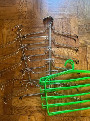 Photo of free 6 organizing hangers (Rego Park)