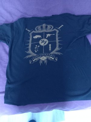 Photo of free FOO FIGHTERS T Shirt Large (Aston-on-Trent DE72)