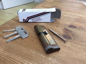 Photo of free 6 pin cylinder lock (Priestwood RG42)