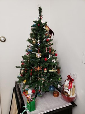 Photo of free 4 ft Christmas tree (Petworth)