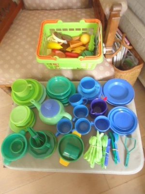 Photo of free Bundle play plats/etc and basket with play food (Malvern Link WR14)