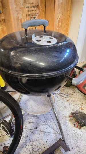 Photo of free Weber Charcoal Grill (Reunion (104th and Tower Rd))