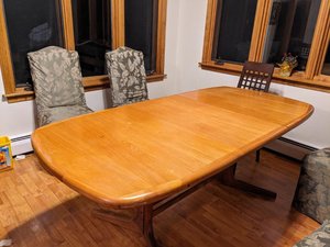 Photo of free dining table (Bedford, ma)