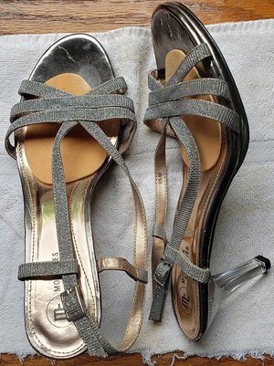 Photo of free Women's dress shoes/sandals (Wayne, MI, Newburgh/Glenwood)
