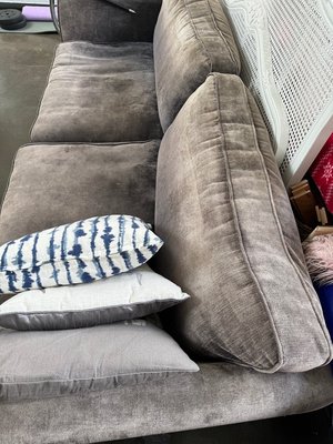 Photo of free three seater sofa super comfy (Nottingham NG2)