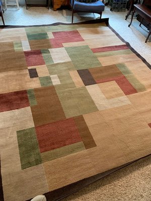 Photo of free 8ft x 10ft autumn colored rug (Fredericksburg Lafayette blvd)