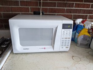 Photo of free Microwave oven (6822 white court, Woodridge)