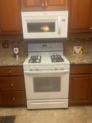 Photo of free gas oven (langhorne, Pa 19047)
