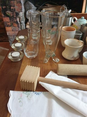 Photo of free Misc vintage kitchen ware (Blackpitts, South City Center)