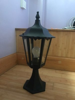 Photo of free outdoor lamp (Woodley RG5)