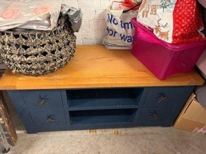 Photo of free TV stand for upcycle project (Swillington, LS26)