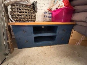 Photo of free TV stand for upcycle project (Swillington, LS26)