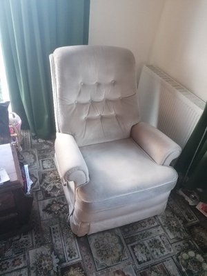 Photo of free Recling chair (Kingsway)