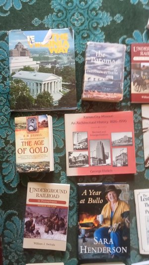 Photo of free US history books (DE23)